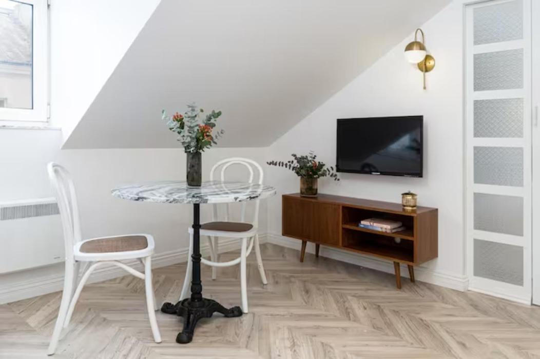 Florianska Old Town Apartments Краків Екстер'єр фото